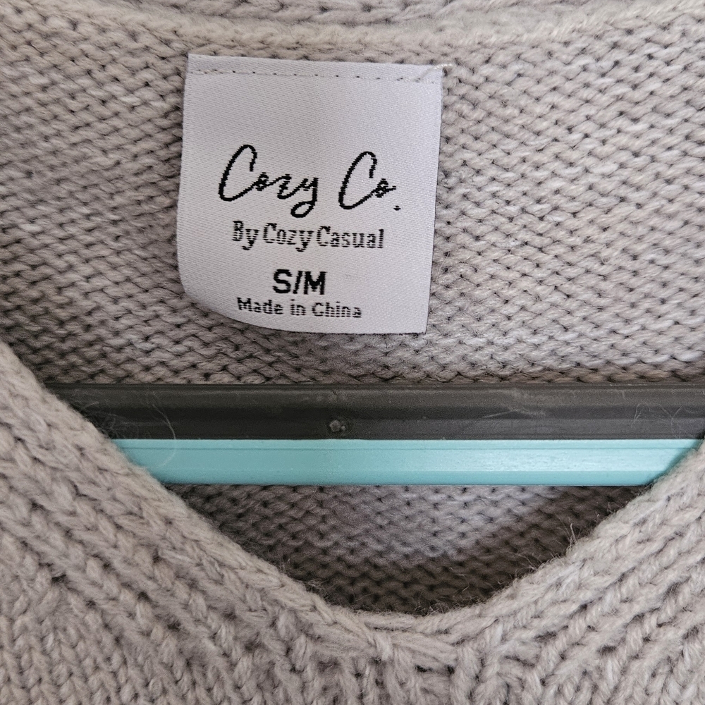 Cozy Casual Light Gray V-Neck Sweater with Navy Hearts - Picture 2 of 4